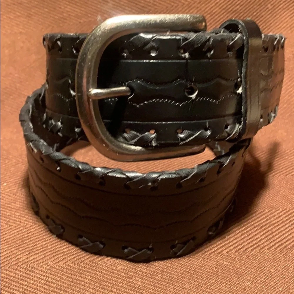 NWOT Bonded Leather Belt w/embellishments pattern
